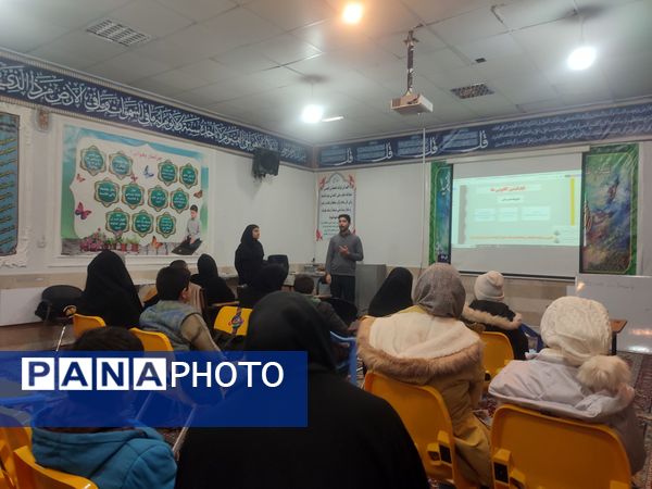 جلسات هم‌اندیشی دانش‌آموزان کانونی دردبیرستان امام خمینی کاشمر