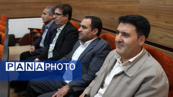 همایش بزرگداشت مقام معلم آموزش و پرورش ناحیه یک زنجان