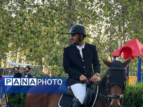 مسابقه کشوری پرش با اسب در مزرعه سامان شهرستان محمودآباد