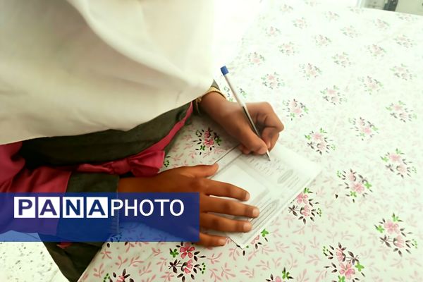 مراسم انتخابات شورای دانش آموزی در دبستان شهید رحمت الله قلعه یزدانی و آموزشگاه آیت الله اراکی