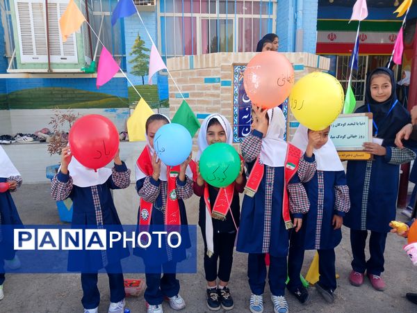 از نمایش تا نقاشی همگانی؛ روزی پر از شادی در دبستان سوم شعبان ناحیه یک یزد