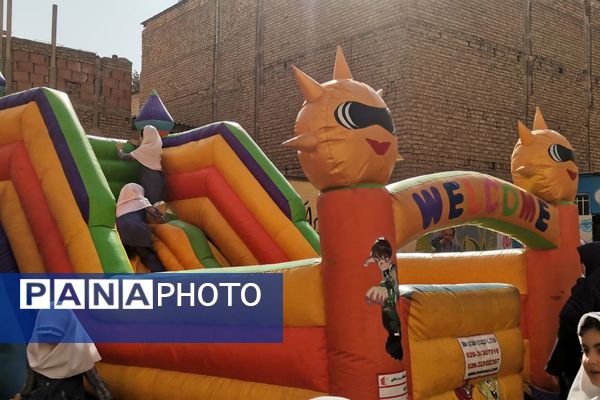 خانه کودک در مدرسه؛ تجربه‌ای نو برای دانش‌آموزان ورامینی 