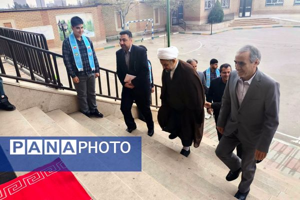 جشن کتاب و گرامیداشت هفته کتاب‌خوانی در مدرسه نمونه دولتی استاد مطهری