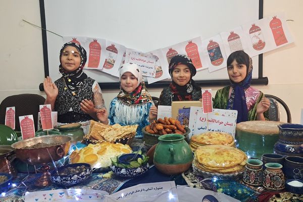 رنگین‌کمان فرهنگ‌ها در دل شهریار؛ جشنواره‌ای با طعم غذاهای محلی و لباس‌های رنگارنگ