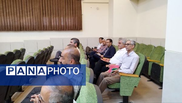 جلسه مدیران مدارس قطب شمال استان اصفهان