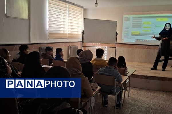 کارگاه آموزشی آمادگی مسابقه سلول‌های بنیادی با حضور دانش‌آموزان دبستان ملاصدرا در پژوهش سرای دکتر حسابی 