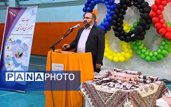  مراسم المپیاد ورزشی دانش‌آموزی در مدرسه شاهد
