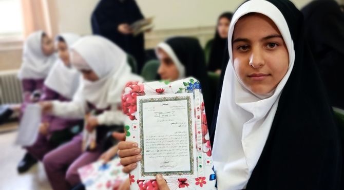 تجلیل از ۱۸۰ دانش‌آموز و معلم برگزیده مسابقات قرآنی شهرستان بن