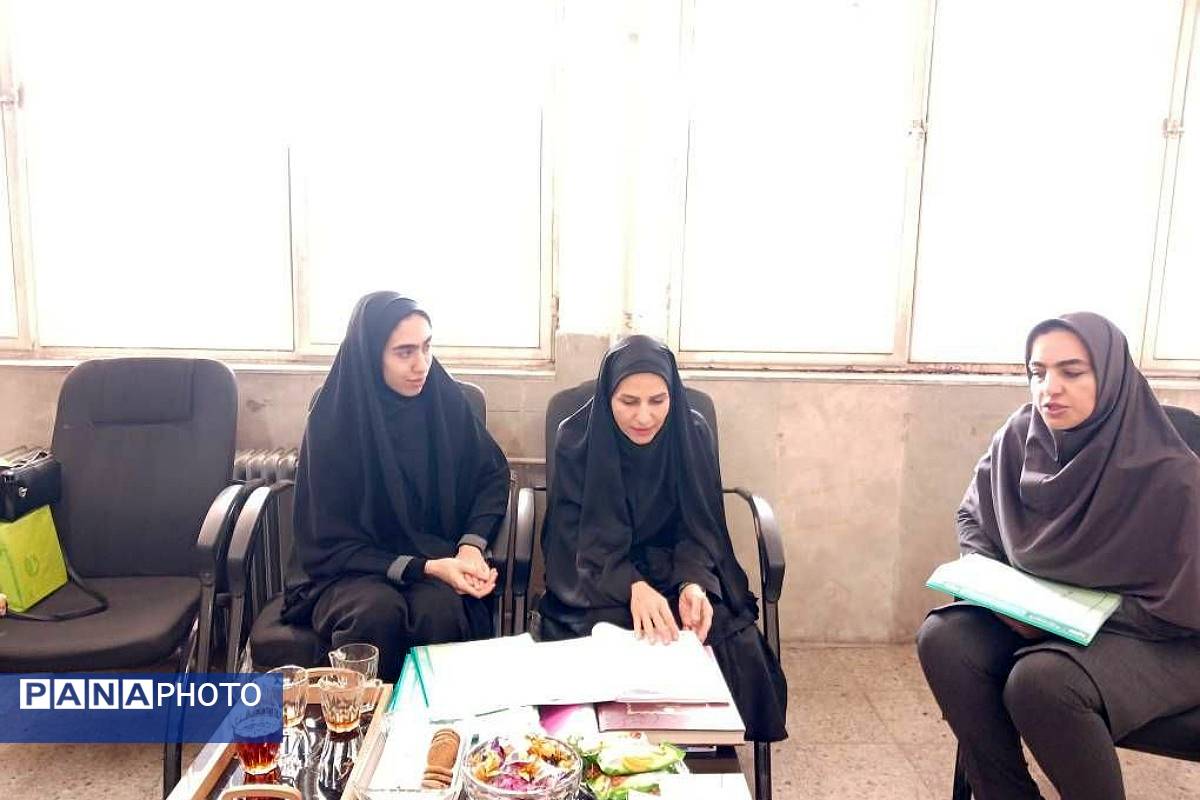  کارگاه آموزشی توانا در دبستان شهید دکتر چمران ناحیه دو شهرری 