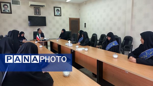 نشست مسئولان انجمن اسلامی مدارس سطح شهر با فرماندار سملقان