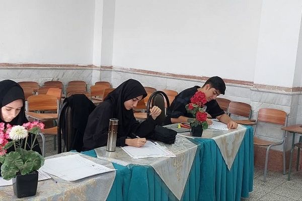 رقابت 4 دانش آموز قمی در مرحله کشوری یازدهمین دوره جشنواره نوجوان خوارزمی