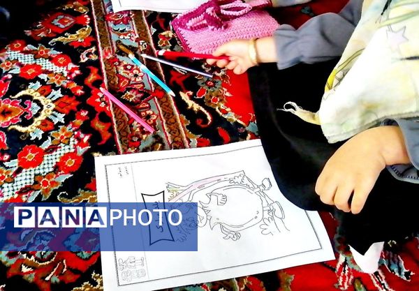 برپایی غرفه کودک در حاشیه نماز جمعه شهرستان کاشمر 