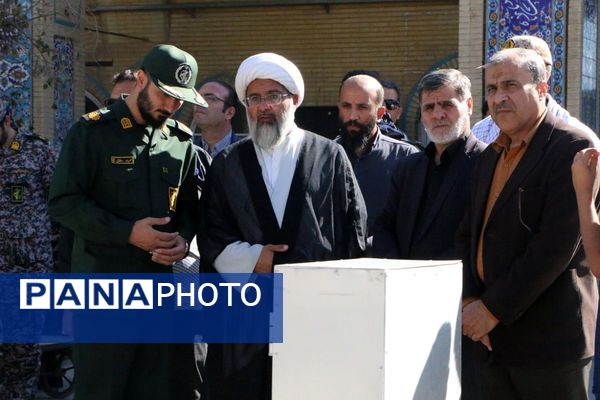 آیین غبارروبی و گلباران مزار شهدا در آستان امامزاده بی‌بی سکینه خاتون (س)
