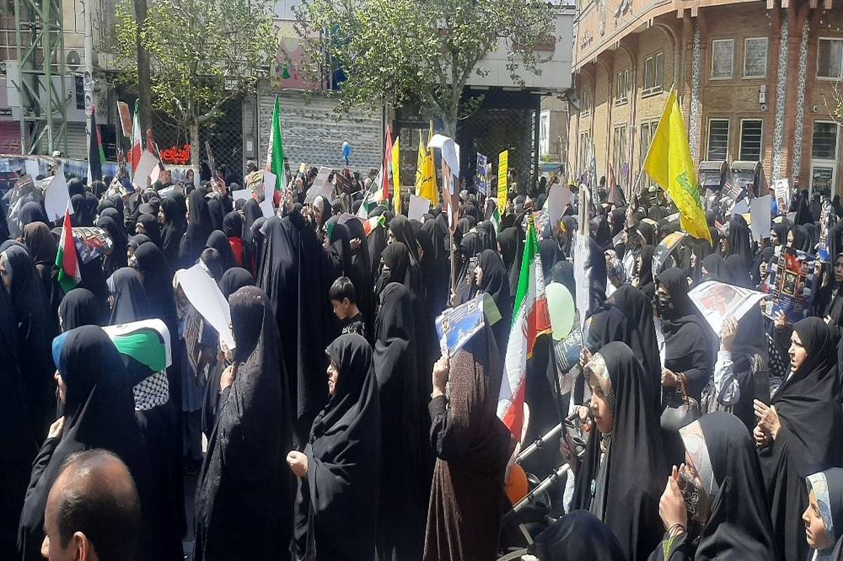 قدس مرد میدان و عمل  می‌خواهد و مردم ایران باری دیگر با حضور پرشورشان به میدان آمدند
