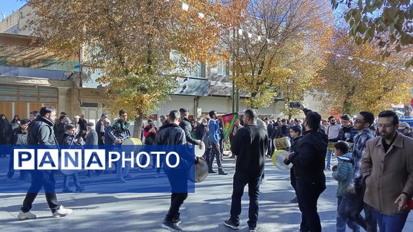 تشییع پیکرشهداى گمنام در شهرکرد 