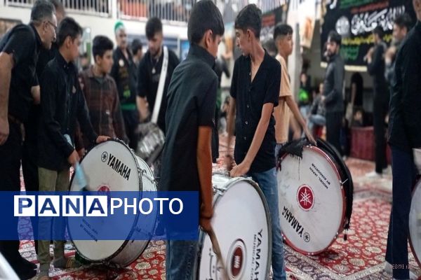 عزاداری شب هشتم ماه محرم در شهر بار 