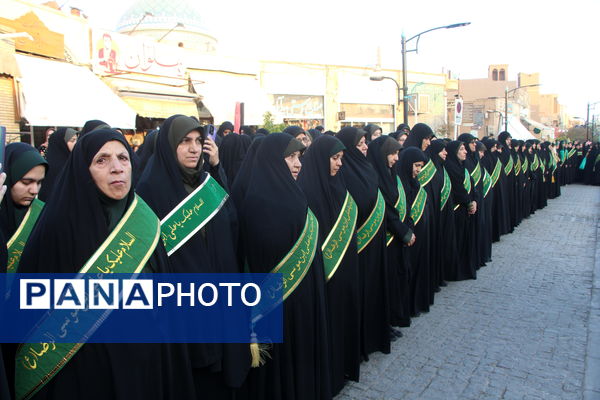 کاروان نمادین حضور امام رضا (ع) در یزد