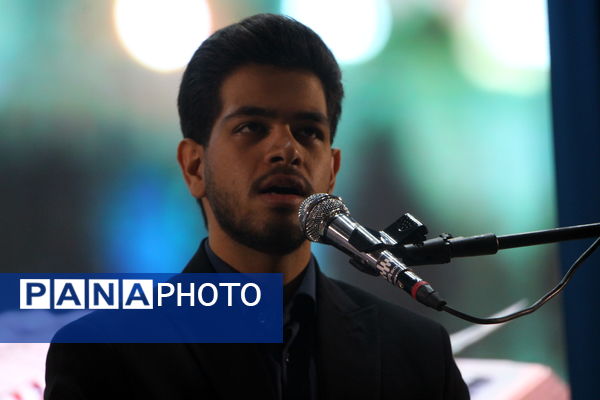 مراسم تقدیر از نخبه قرآنی دانشگاه فرهنگیان یزد 