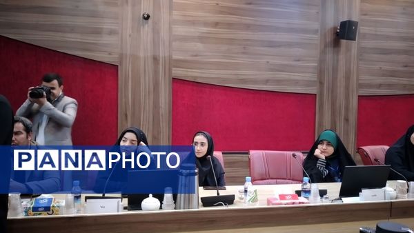 جلسه هم‌اندیشی حوزه روابط عمومی‌های شهرستان‌های استان تهران با حضور دانش‌آموز خبرنگاران پانا 