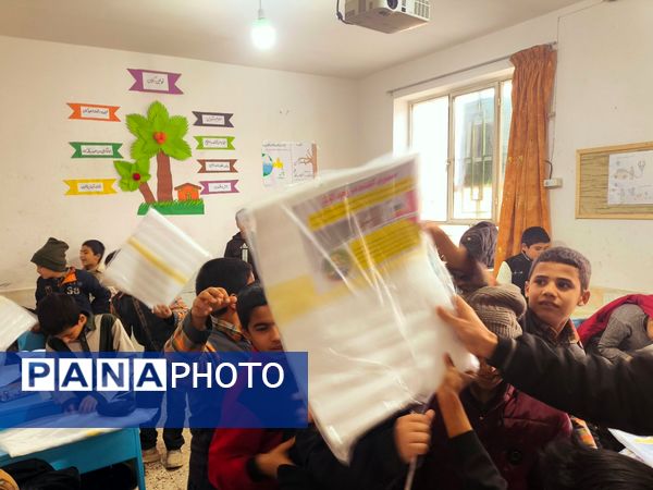 توزیع درپوش استاندارد دریچه کولر در دبستان شهید پسندیده فدافن 