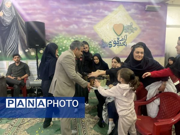 بازدید مدیرکل آموزش و پرورش استان اصفهان از مدرسه حضرت زینب (س) ناحیه ۴ (در طرح نماد)