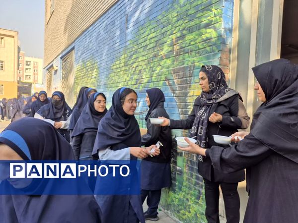 وقتی دبیرستان شهید همت بوی غربت حضرت مادر گرفت