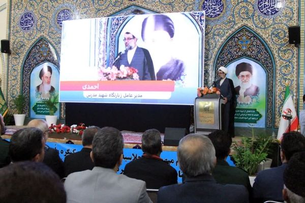  زیارتگاه شهید مدرس(ره) پناهگاه دینی و فرهنگی مردم کاشمر است