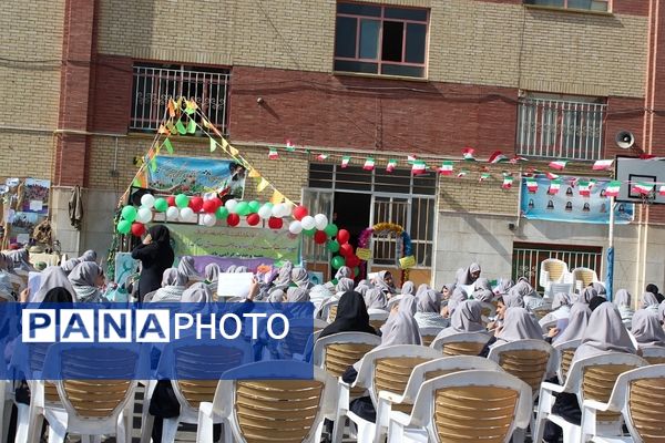 اولین جشن جوانه‌ها در مدرسه نشاط بهارستان‌2