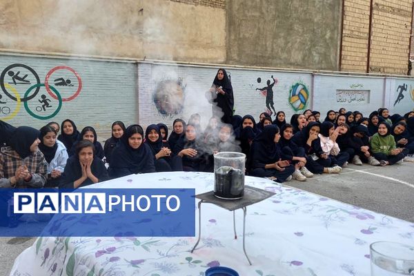 گرامیداشت روز آزمایشگاه در مدارس کهریزک 