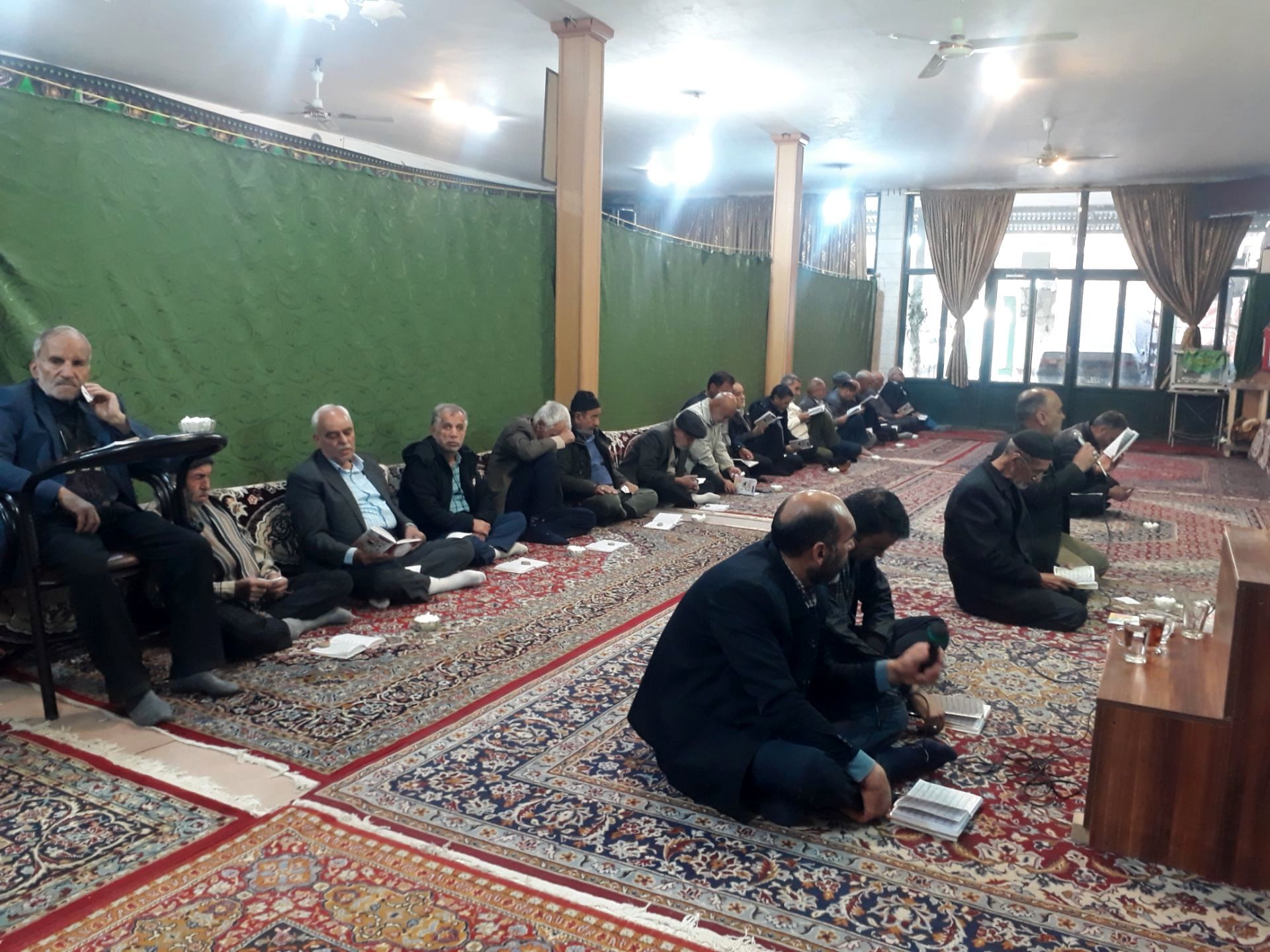 قرائت دعای پرفیض ندبه در مسجد ابوالفضلی بار