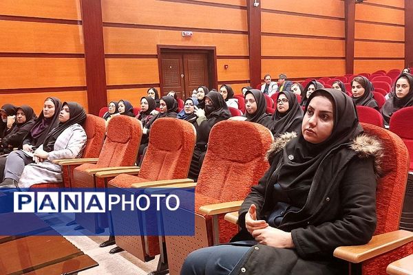 برگزاری کارگاه توانمندسازی مربیان پیش‌دبستانی در بهارستان‌۲