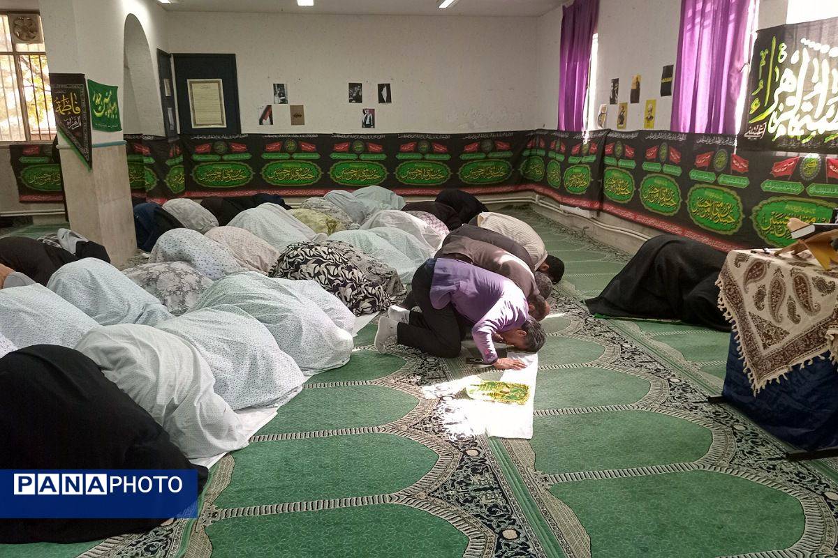  زنگ نماز در هنرستان آفرینش پردیس با حضور امام جمعه و مدیر آموزش و پرورش