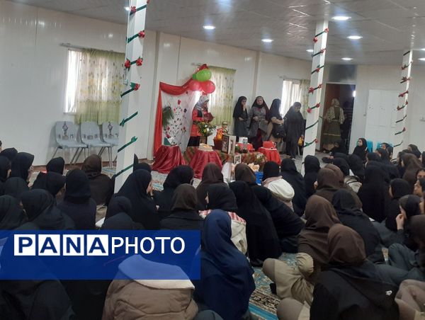 مدرسه نمونه سردار شهید محمدی پور خلیل آباد میزبان شادی یلدا 