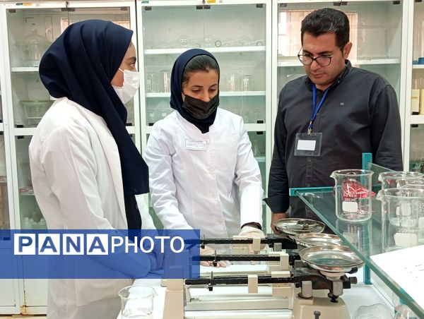 ۳۰ تیم دانشآموزی در مرحله استانی بیست و سومین دوره از مسابقات آزمایشگاهی به رقابت پرداختند