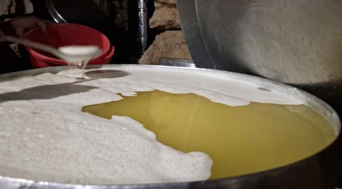 روغن محلی، میراثی زنده در چادرهای ایل