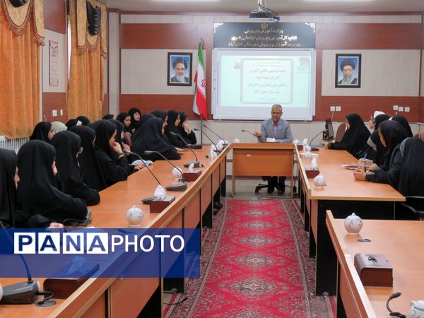برگزاری جلسه توجیهی و اعزام دانش‌آموزان به راهیان نور خلیل آباد