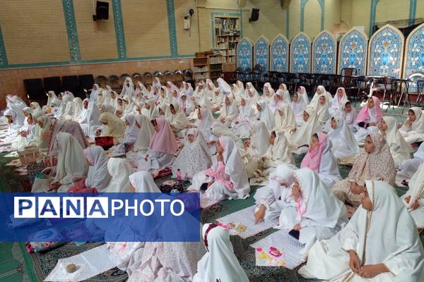 دختران مدرسه هدی 1 در خلعت زیبای عبادت