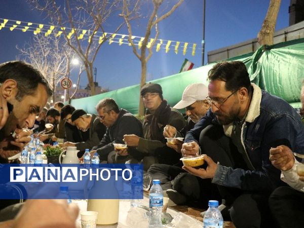 بزرگ‌ترین سفره جهان اسلام به نام کریم اهل بیت برپا شد
