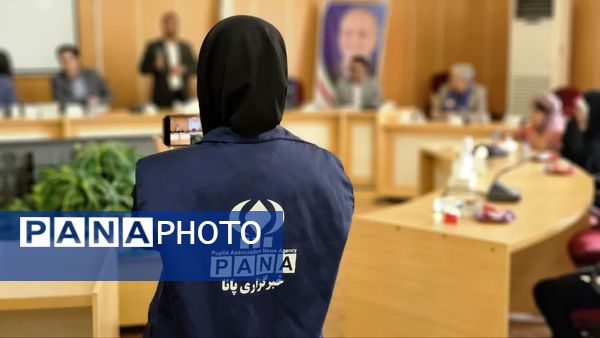 دیدار صمیمی دانش‌آموزان با استاندار کهگیلویه و بویراحمد 