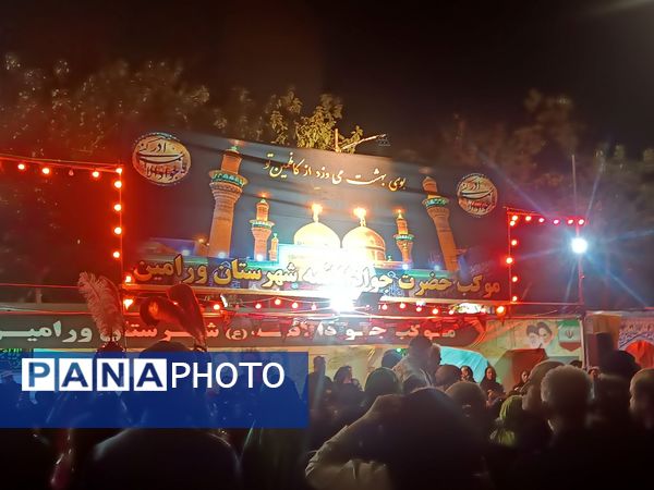 حال و هوای یکی از خیابان های مشهد در شب شهادت امام رضا (ع) 