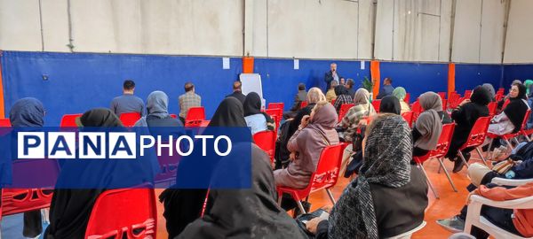 انتخابات انجمن اولیای و مربیان در مدرسه شهدای فرهنگی شهرستان شیروان