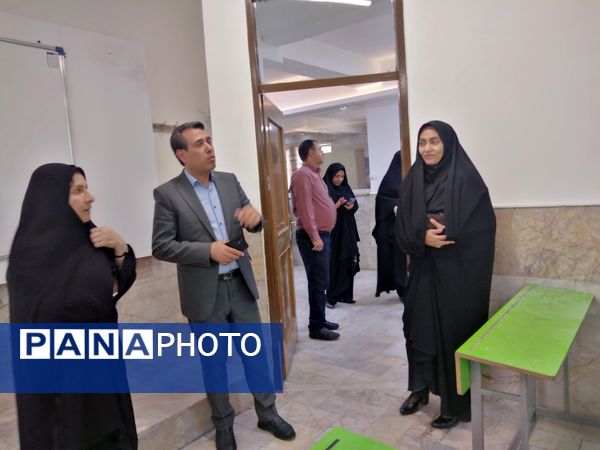 جشن آغاز سال تحصیلی در دبیرستان دخترانه حاتمی 
