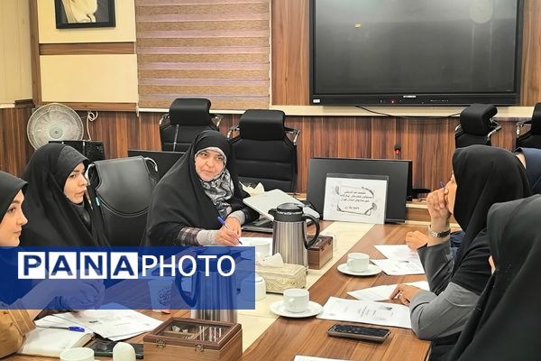 از پنج قطب تا یک هدف