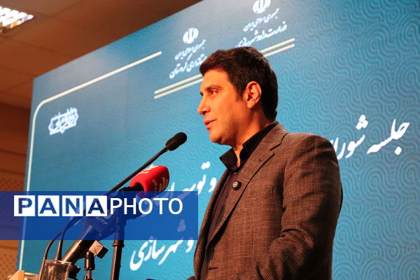  جلسه شورای توسعه و برنامه‌ریزی استان کردستان با حضور وزیر راه و شهرسازی 