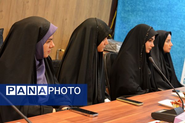 تقدیر از برگزیدگان لیگ جت در سالن فرهنگ بهارستان‌دو