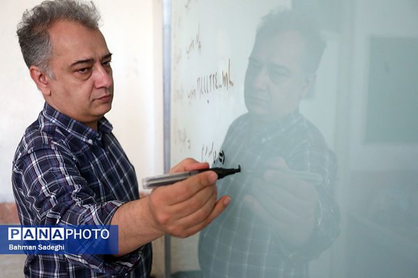 بازدید اصحاب رسانه از مدارس استعدادهای درخشان شهر تهران