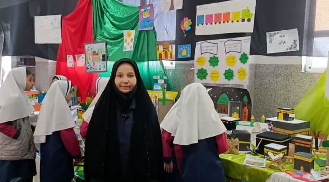 نمایشگاه دست‌سازه‌های دانش‌آموزی در دبستان سیدکاظم حسینی