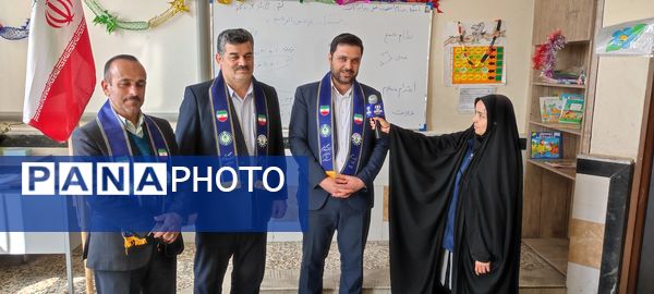 بازدید مدیر سازمان دانش‌آموزی خراسان شمالی از کلاس‌های ضمن خدمت سازمان‌دانش‌آموزی