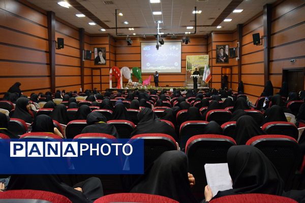 بدرقه دانش‌آموزان بهارستانی به راهیان‌نور