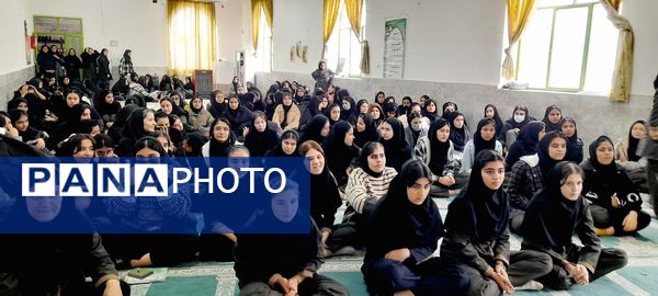 جشن باشکوه میلاد حضرت زهرا (س) در دبیرستان فاطمه‌الزهرا(س)